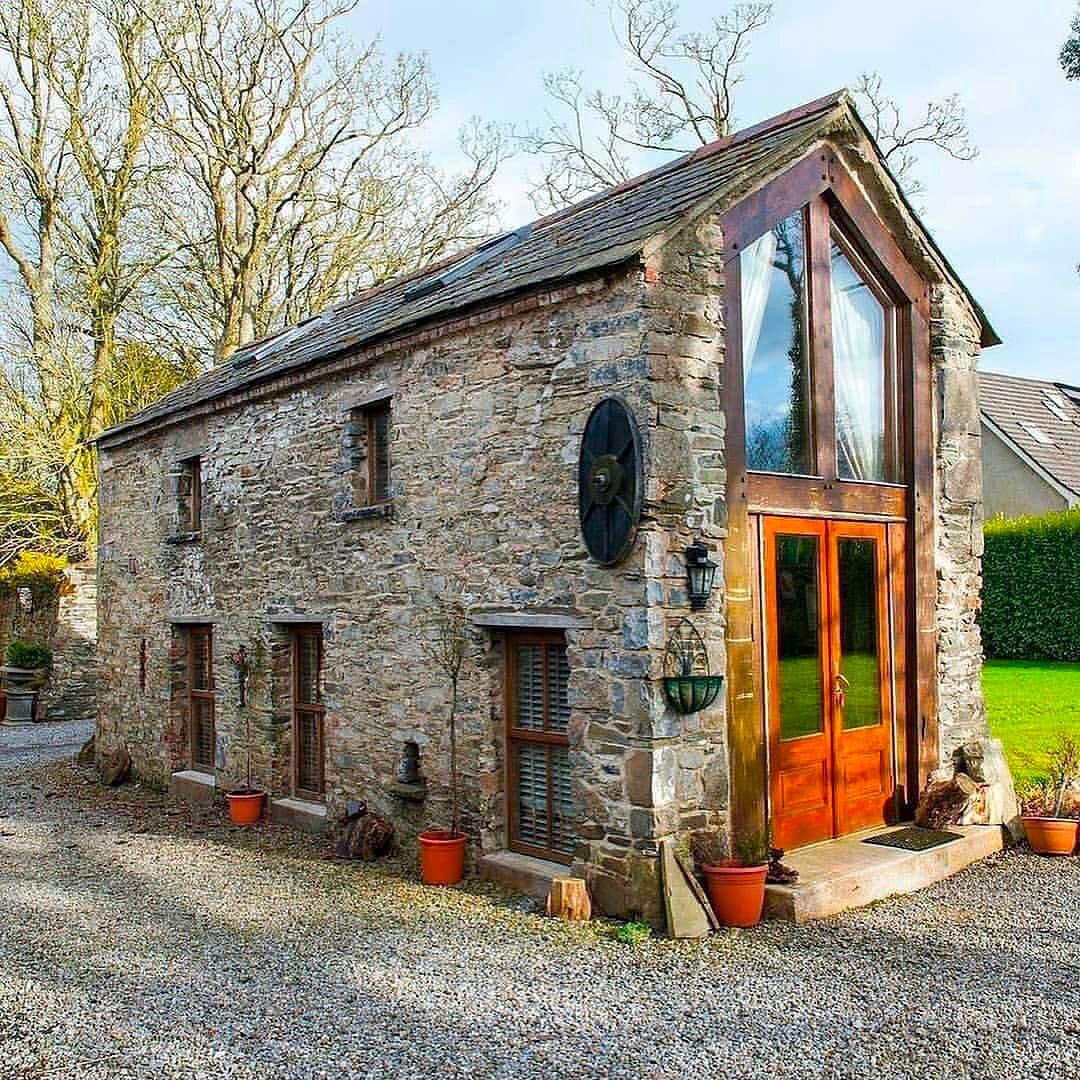 «From a miserable barn into a cozy house!»: The incredible makeover of this abandoned house captivates everyone
