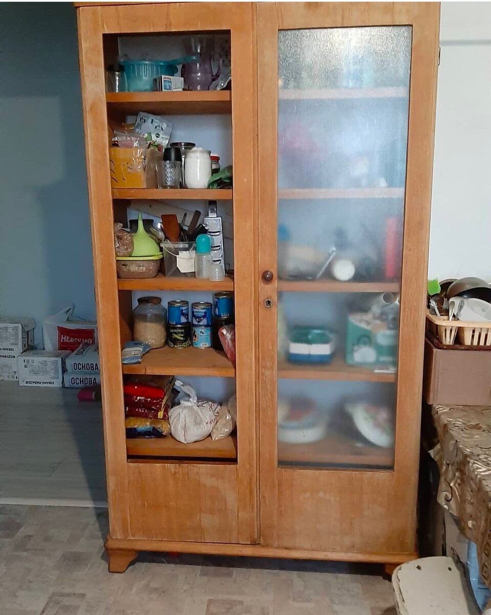 This cupboard was going to be sent for firewood, but I didn’t let that happen and transformed it: photo