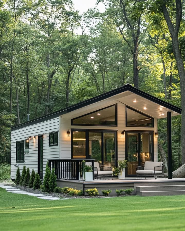 From broken dreams to a fresh start — she was given a tiny home that feels like a palace inside.