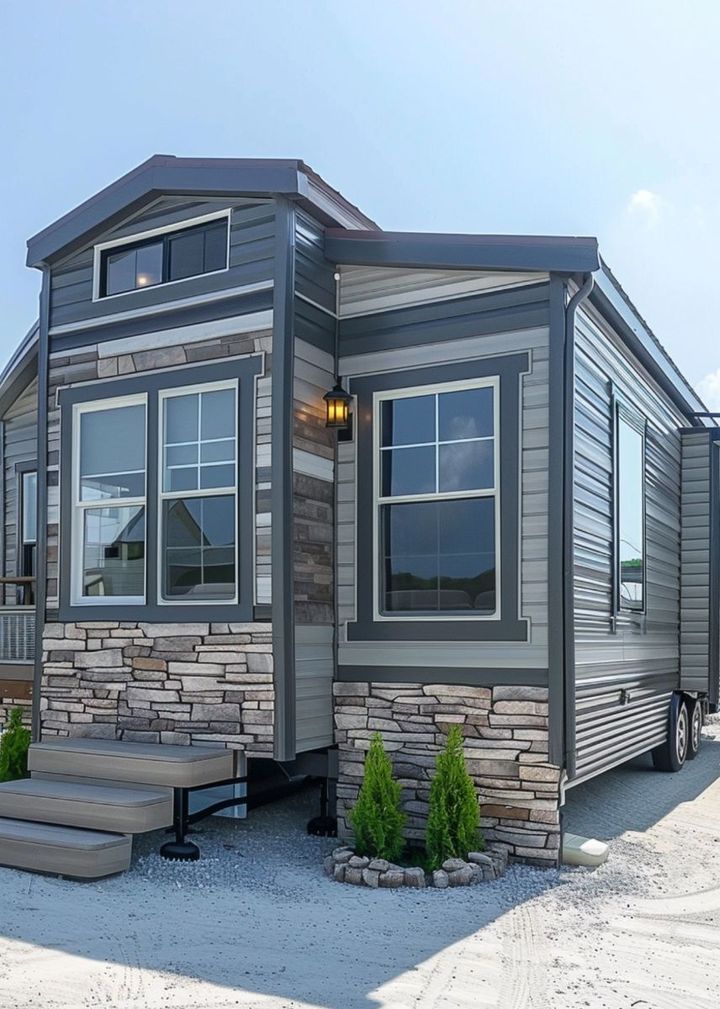 💕 A Single Mom’s Miracle: Gifted a Tiny Dream Home in the Woods… and the Inside? Pure Elegance