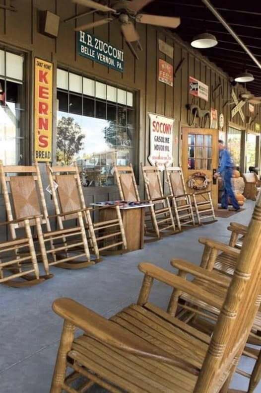 I’ve Been to Cracker Barrel Hundreds of Times, But Never Knew This Hidden Secret About the Restaurant’s Décor, Menu, and History — The Truth Behind America’s Favorite Country Stop That Has Customers Looking Twice Every Time They Walk Through the Door
