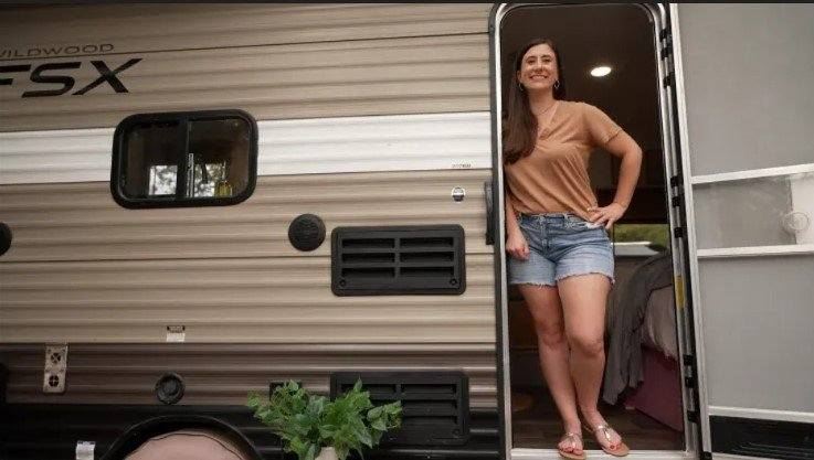 I love everything about it:’ 38-year-old only spends $300 a month to live in a 160 sq.