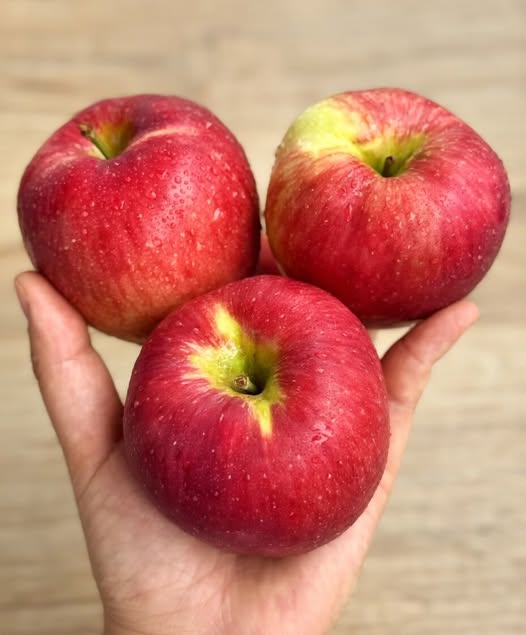😰 Doctors reveal that eating APPLES causes sa…. See more👇👇